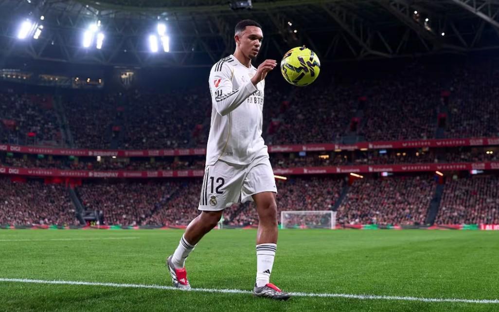 开云体育官网-阿斯：皇马高度信任阿诺德，阿韦洛亚和他谈话是传达支持